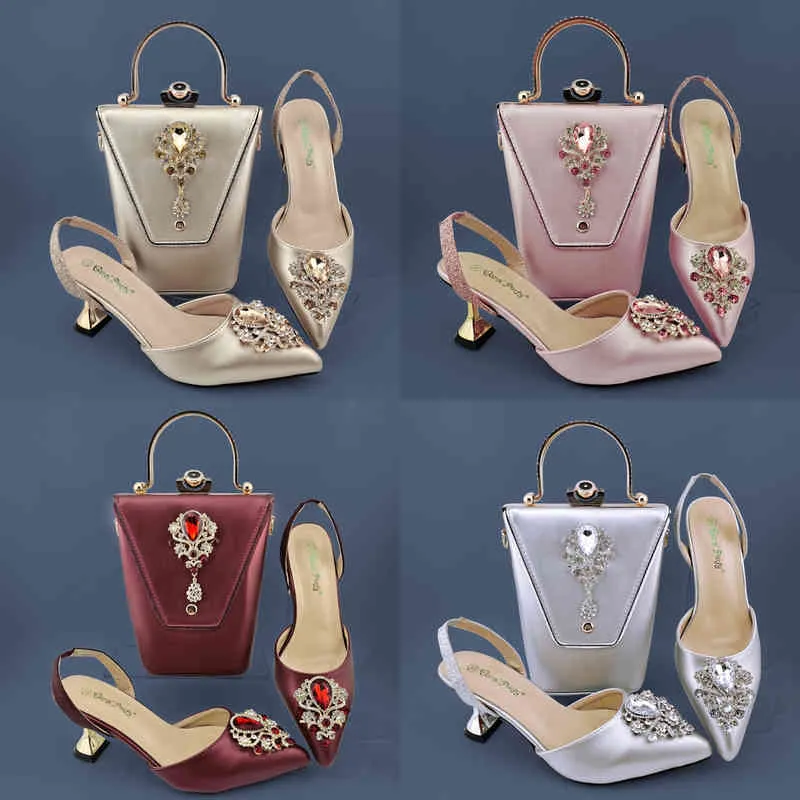 Zapatos de vestir 2022 Elegante clásico Vintage Accesorios de diamantes de imitación Conjunto de bolsos para damas en color dorado 220722