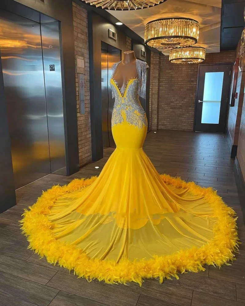 Vestidos de baile de penas amarelas claras para mulheres apliques de renda de cristal vestidos de sereia