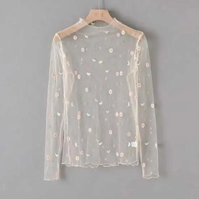 韓国 トレンド[PLEASENOFOLLOW]DAISY LACE SHIRRING SHORT TOP Korean Style Daisy Mesh lap top with Cute Lace Flower Design