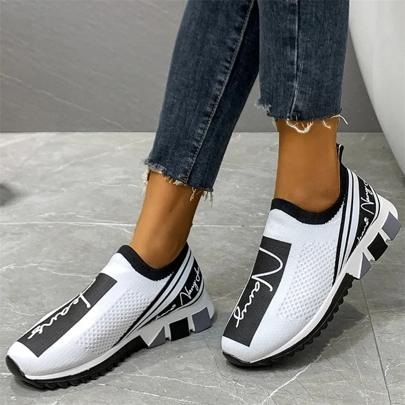 Scarpe da corsa di lusso per le donne Scarpe da passeggio slip-on Scarpe da ginnastica da donna Designer Scarpe sportive unisex traspiranti Lady Chaussures Femme 220527