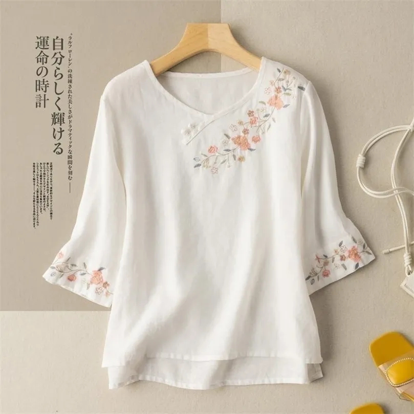 Плюс размер винтажные вышивки хлопчатобумажные хлопчатобумажные футболки женские летние V-образным вырезом свободно повседневный китайский стиль пряжка топ женского тройника M-4XL 220408