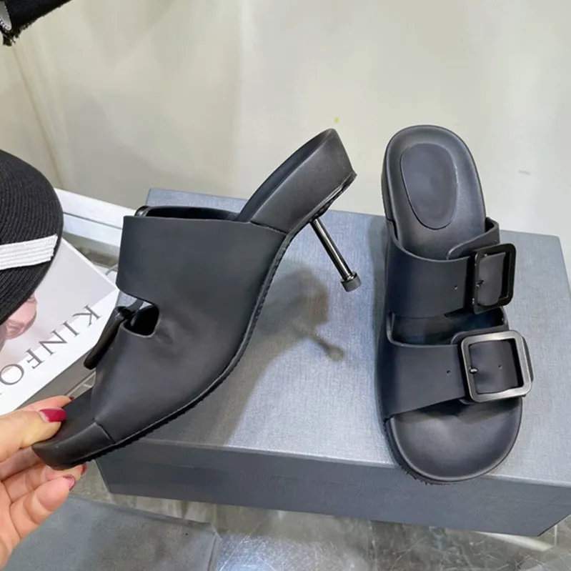 Sandal patent deri yüksek topuklu terlik tasarımcısı ayakkabılar 80mm bayanlar lüks sandaletler terlik bahar yaz yeni benzersiz terlik retro moda flip-flop