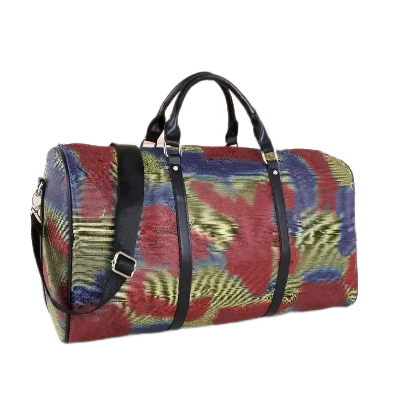 Mode lyxdesigner 50 cm stor kapacitet Allmänna resor Kvinnor Mens Läder PU Carry Bagage Stripe Kända axelband Duffel Bag Messenger 071