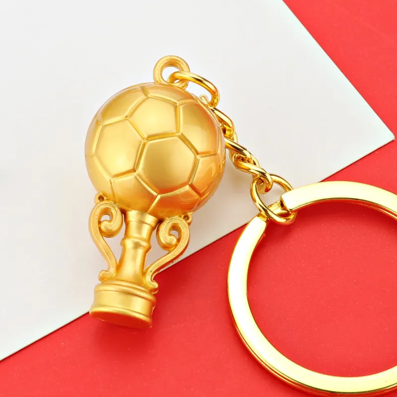 Ny fotbolls trofé nyckelring för män Kvinnor Fashion Design Cup Key Rings Football Keyring Bags Charms