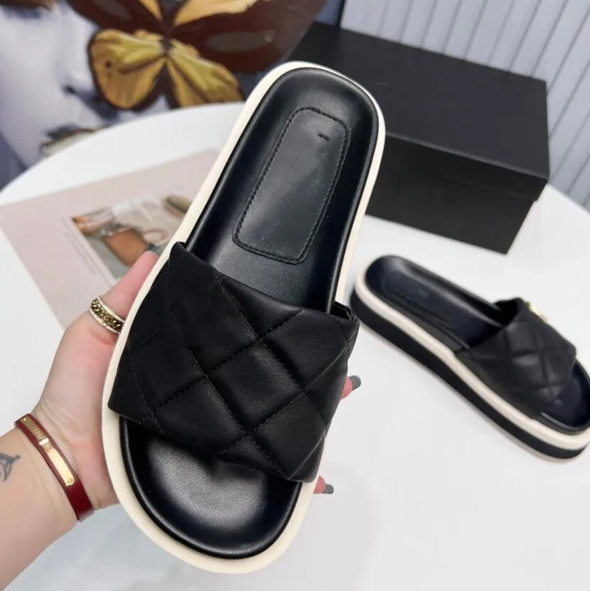 Hot 2023 Nuove pantofole Designer Sliders Fashion-Donna Uomo Sandalo Luxury Lady Gentlemen Colorful Canvas Lettera Anatomic Leather slide 5 style Model Flip Flops