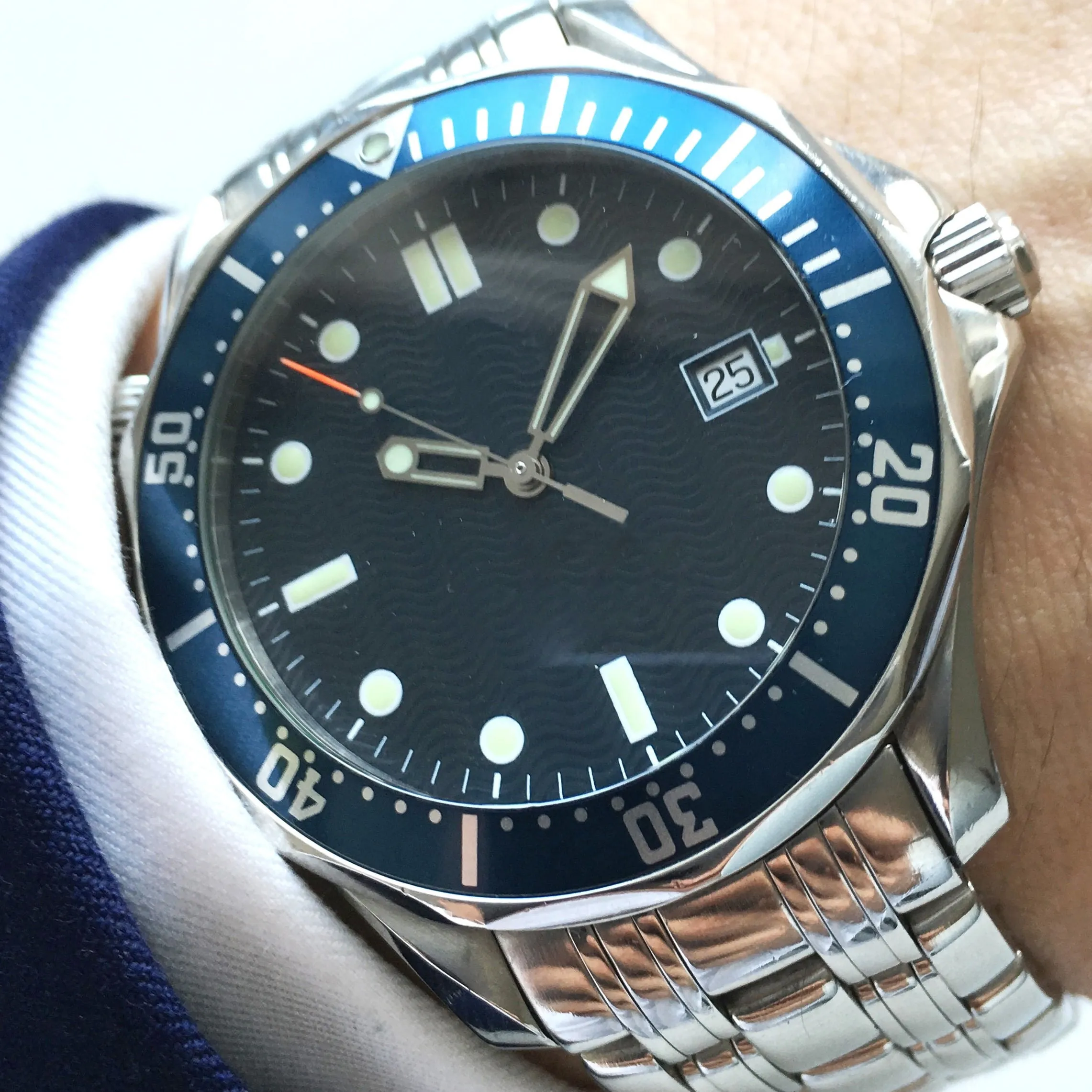 Świąteczne automatyczne mechical Blue Dial 007 Ceramiczna ramka dżem Bond Aqua Mens Master Watch Black Starels Steel Watch Mężczyźni