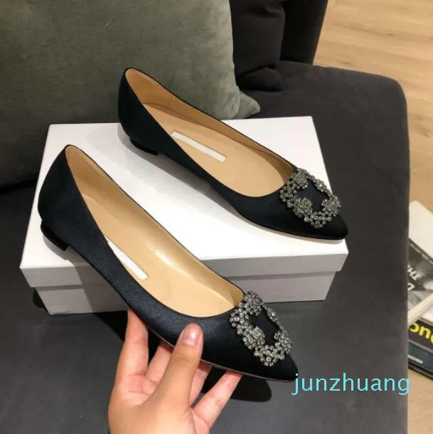 Designer - Sapatos baixos femininos de cetim para festa à noite Sapatos de casamento pontiagudos para banquete de noiva com fivela vermelha com fivela de strass Sapatos simples