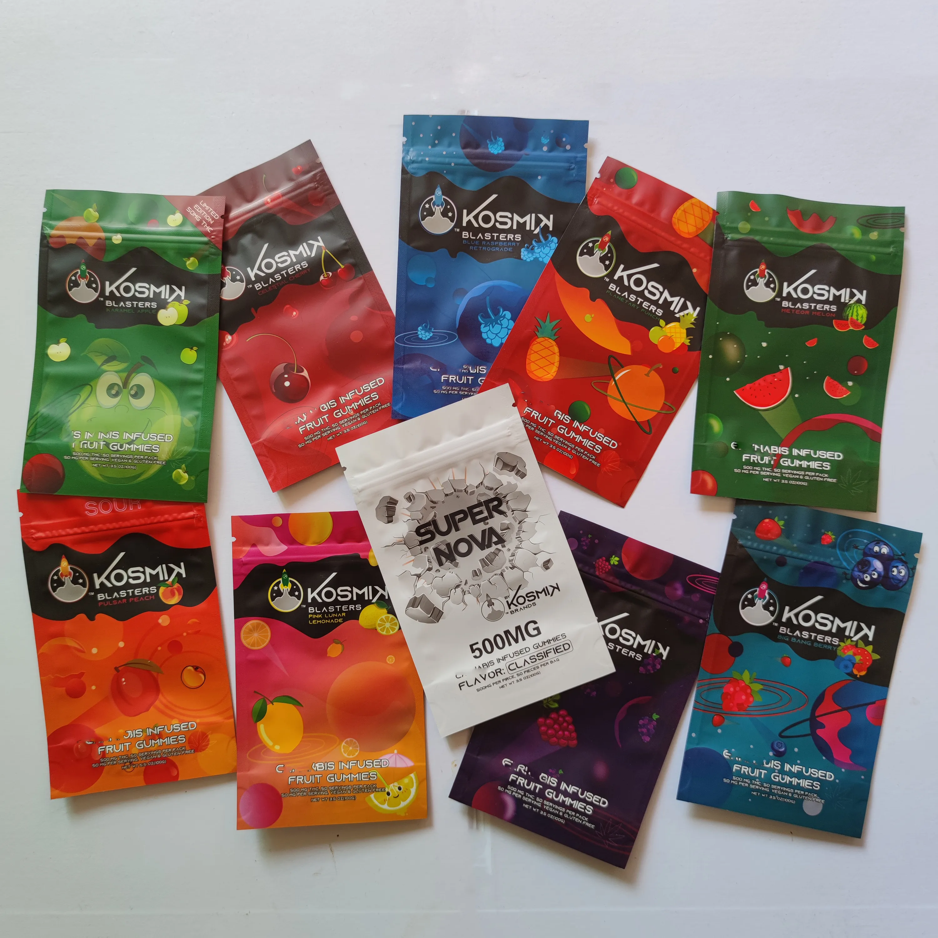 Wholesale Kosmik Blasters Mylar Bags Sour Fruit Gummies Candy Packing 500mg 50 Servings Pack