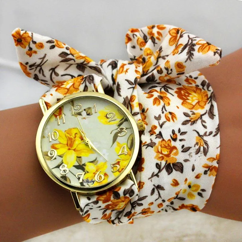 Armbanduhren Shsby Design Damen Blumentuch Armbanduhr Gold Mode Frauen Kleid Uhren Hochwertige Stoffuhr Süße MädchenuhrArmbanduhr