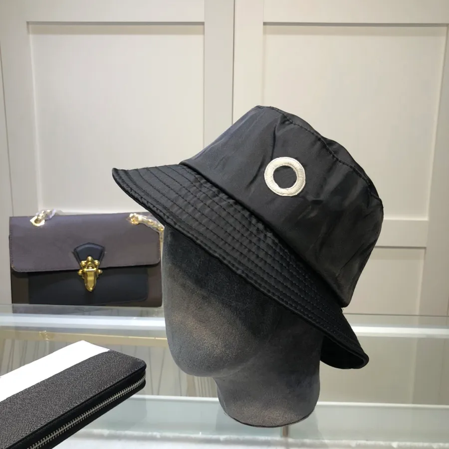 Designer Bucket Hat Summer Classcial Hats Fashion Caps for Man Women 2 Color Option Good Quality