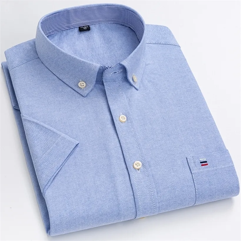 Hommes Oxford à manches courtes été chemises décontractées poche unique confortable coupe standard boutonné à carreaux rayé coton chemise 220323
