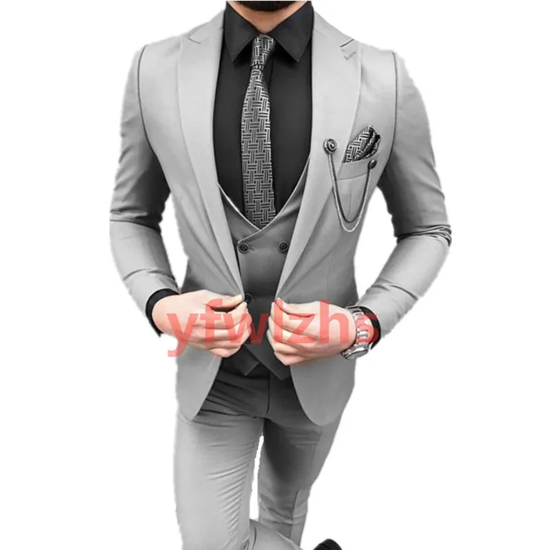 Wedding Tuxedos Gray Men Suits Groomsmen Peak Rapel Bruidy Tuxedos Wedding/Prom Man Blazer Jacket Pants Vest Tie W966