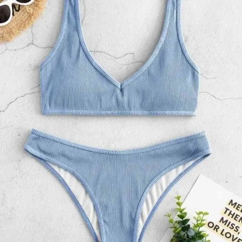 Designer Beach Thong Fashion Swimsuit Bikini Conjunto azul escuro Novo linha dividida Fileza solta Buos de maiô Bikini do maiô Biquíni TwoPiece Set