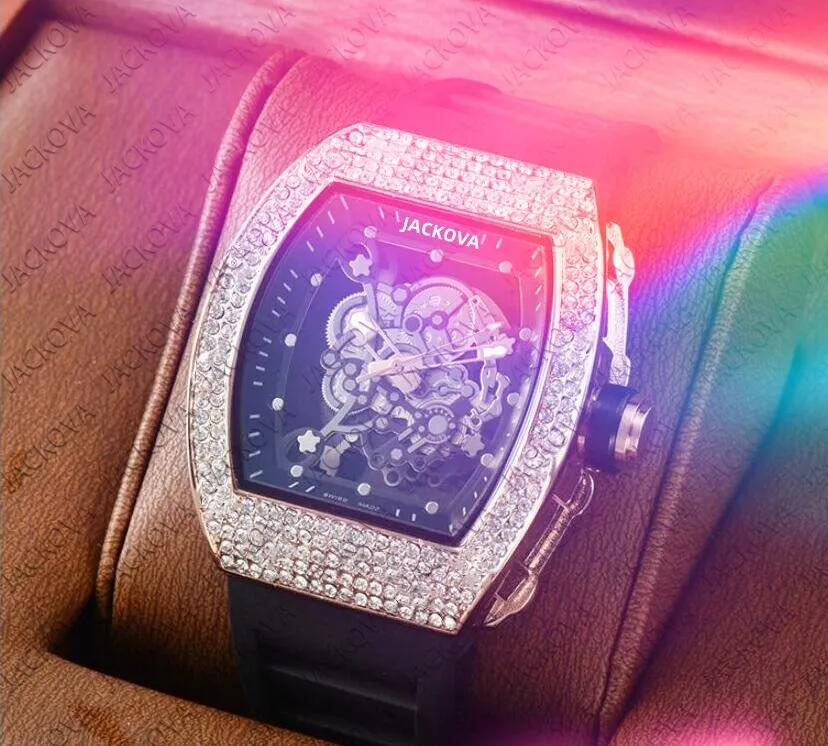 En vente Luxury Men Sports Hollow Skeleton Cadrapes de bracelet 43 mm ceinture en caoutchouc Men Horloge Clock Factory Montre de Luxe