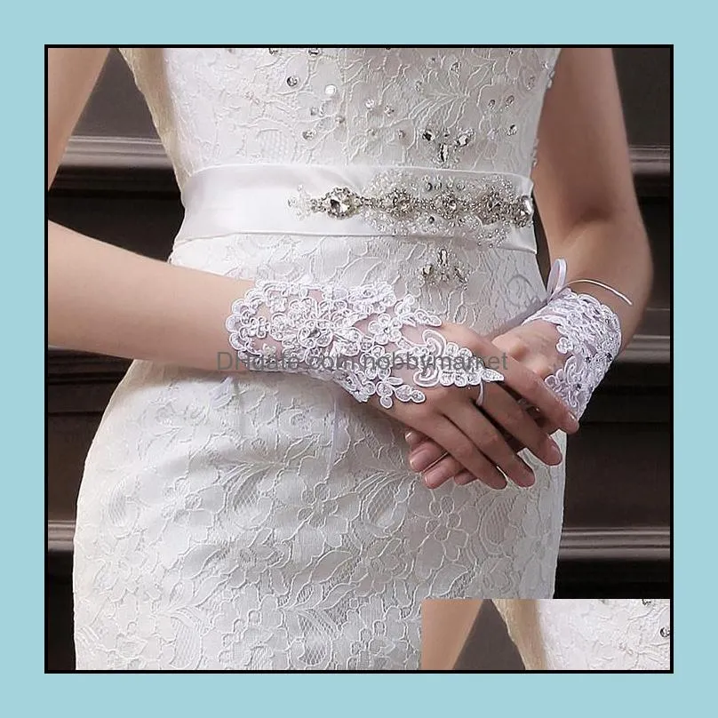 Fashion Lace Embroidery Gloves Women Bride Party Fingerless Rhinestone Lace Satin Gloves Ladies Jewelry