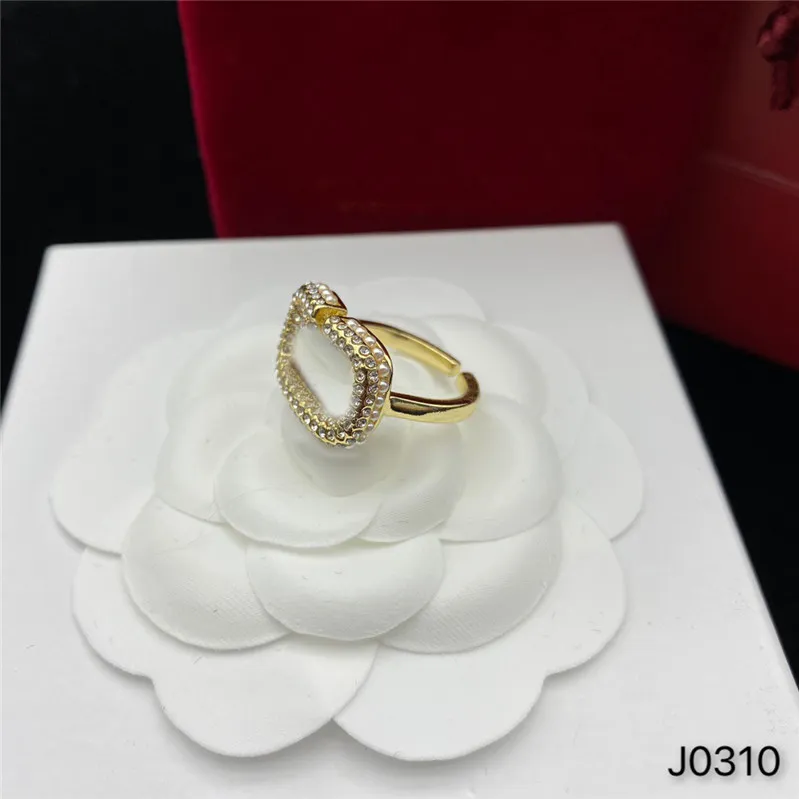 Bague de Couple en diamant avec lettres tendance, bague de styliste en cristal gaufré, bague de tempérament pour hommes et femmes, strass avec boîte cadeau