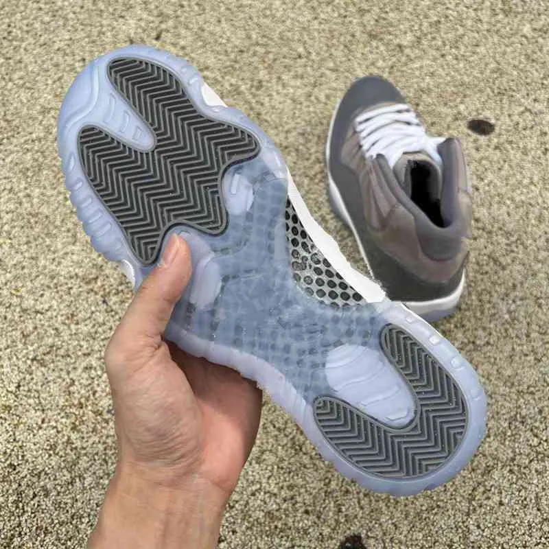 2022 Jumpman 11 Cool Grey Medium White Men Outdoor Shoes Patent Leather Real Carbon Fiber Sports Sneakers With Box CT8012-005