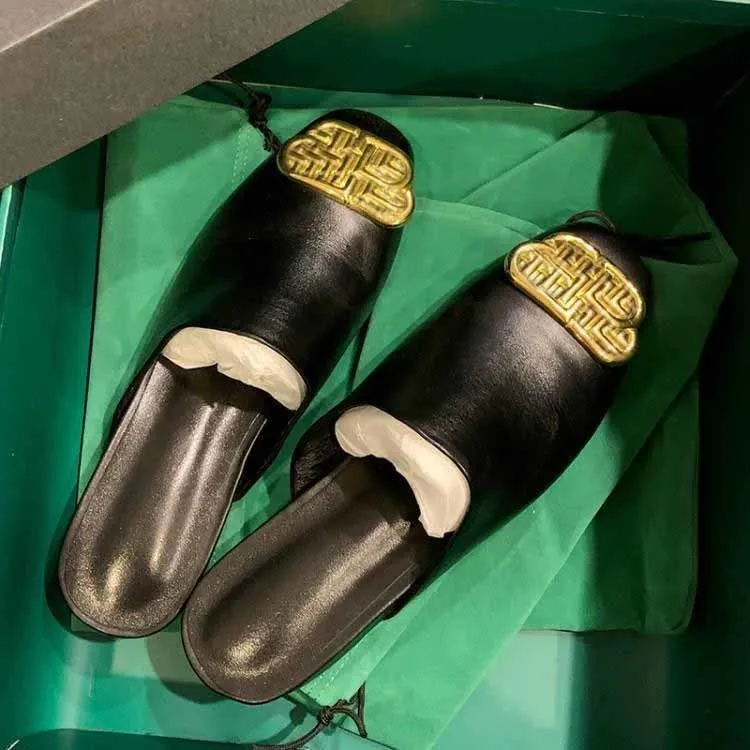 Kvinnors damer kvinna kikar tå skor baotou tofflor bär mode sommarläder sandaler platt botten torg