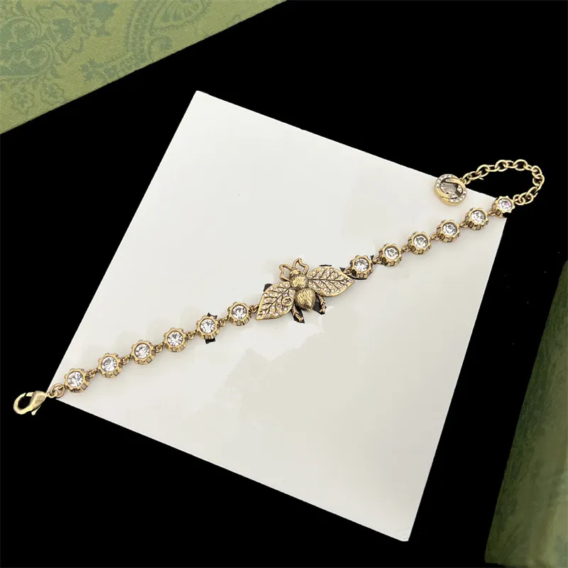 Nuovo stilista collana di lusso ciondolo donna popolare ape braccialetto di alta qualità orecchini braccialetto classico regalo di gioielli da donna con scatola