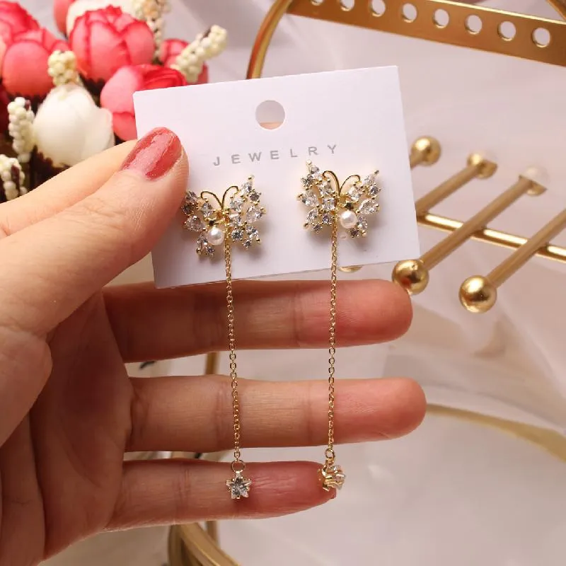 Ciondola il lampadario Corea Design Gioielli di moda Squisiti orecchini in oro reale 14 carati Orecchini intarsiati con zircone cavo Farfalla lunga Orecchino femminile D