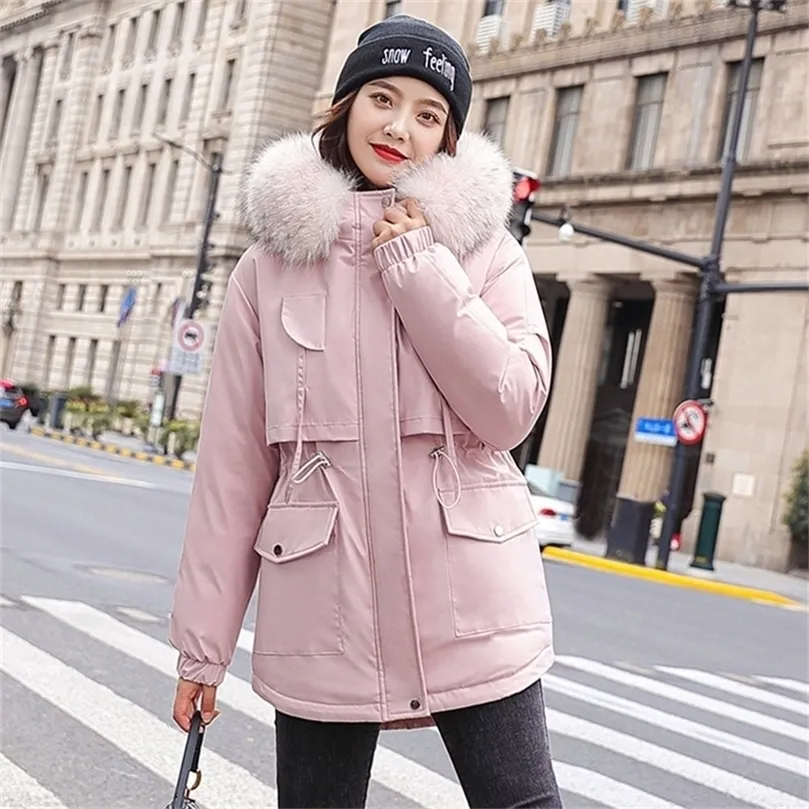 Les femmes d'hiver portent une veste rembourrée courte en duvet grand étudiant coréen Parka look veste épaisse vers le bas parka femme veste de mode 818 201127
