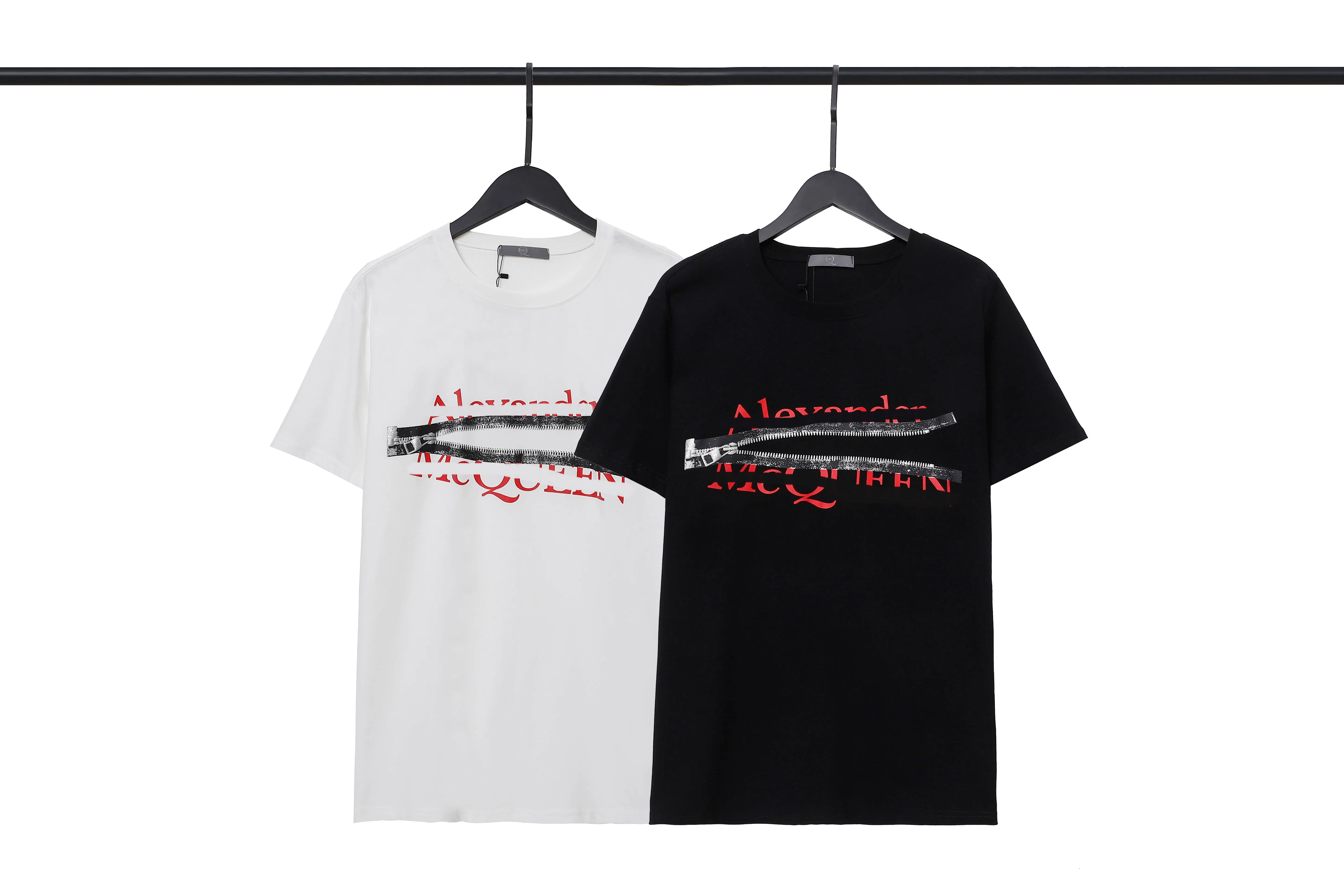 T-shirts masculins printemps d'été Nouveau style à manches courtes à manches de mode Pure Coton Pure Roine résistante et confortable noir et blanc S-xxl