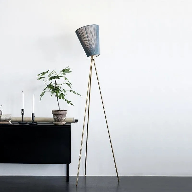 Lampy podłogowe nowoczesne lampa drewniana oslo nordycka żelazny statyw do nauki dekoracje kreatywne domowe salon LED Lampe
