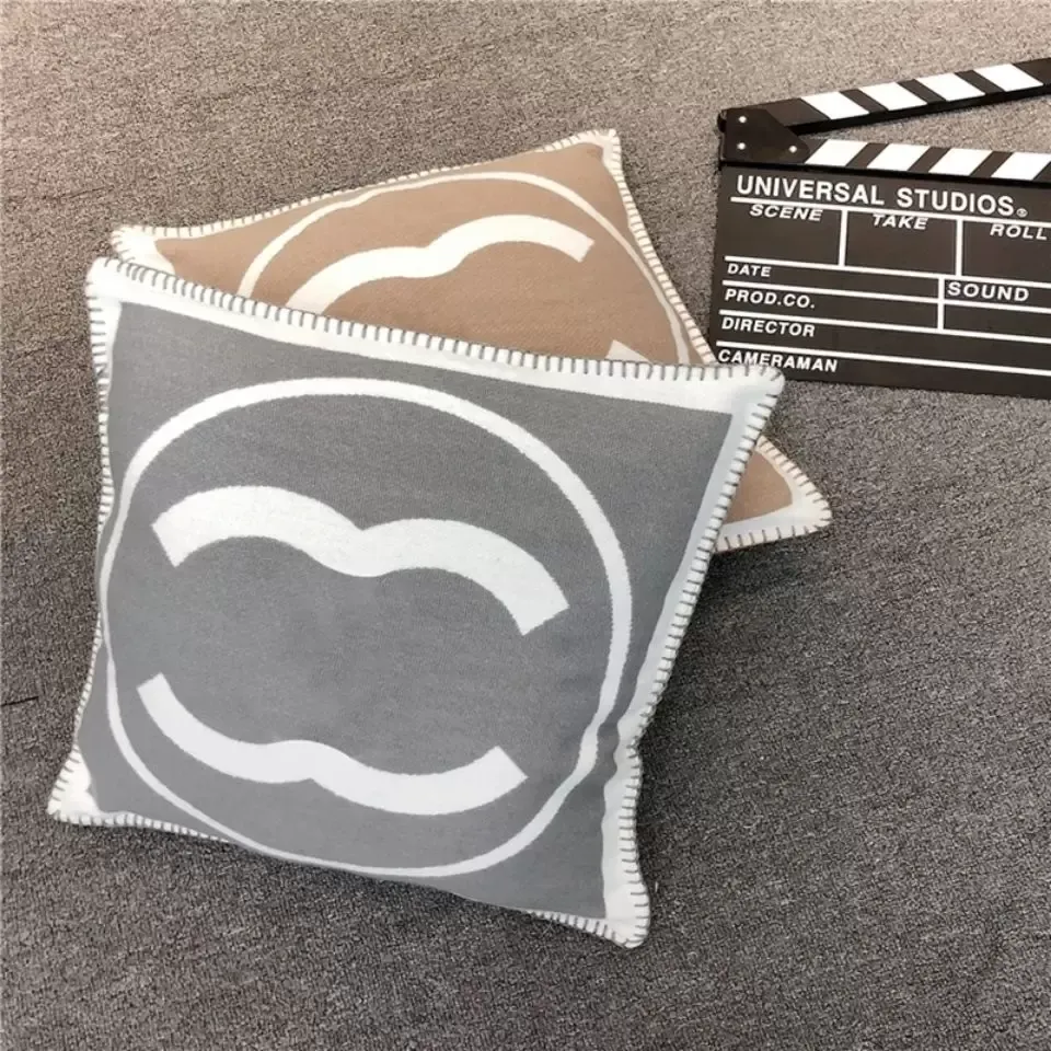 Designer Decorative Pillow Luxury Cushion Fashion Square Cushion Sofa Pillows Letter Printed Home Textiles Pillowcase With Inner Cushions