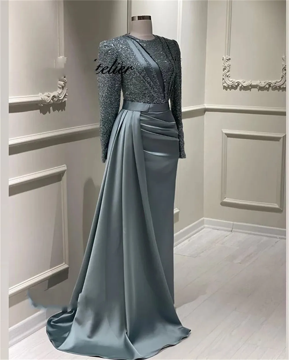 Sparkly Muslim Evening Dresses dusty blue Luxury Dubai beaded stain Long Sleeve Dubai Prom Dress Islamic Gown