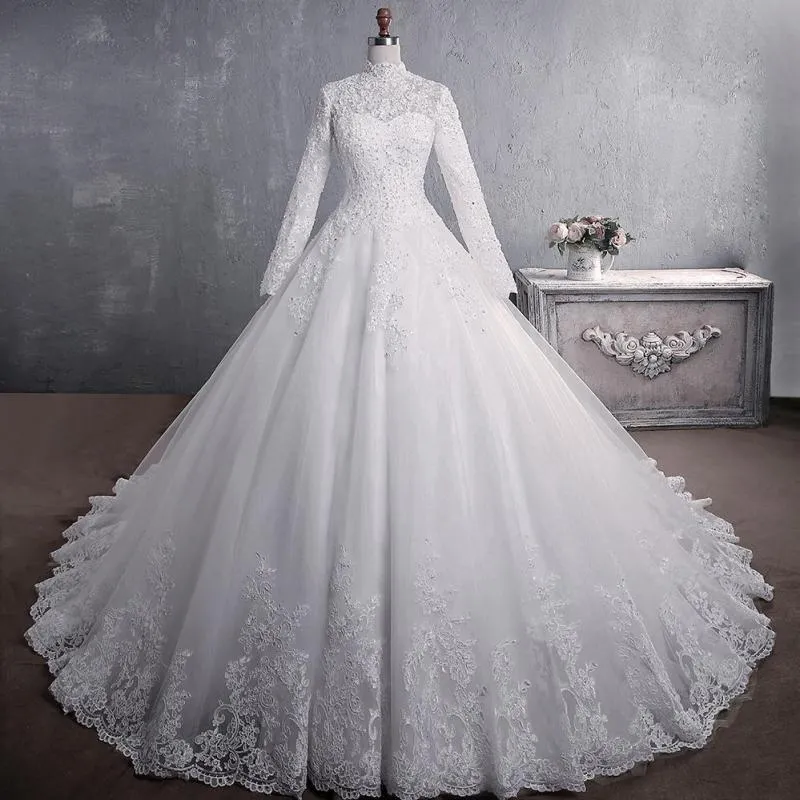 Outros vestidos de noiva Princesa elegante vestido muçulmano de manga comprida Lace de pescoço alto