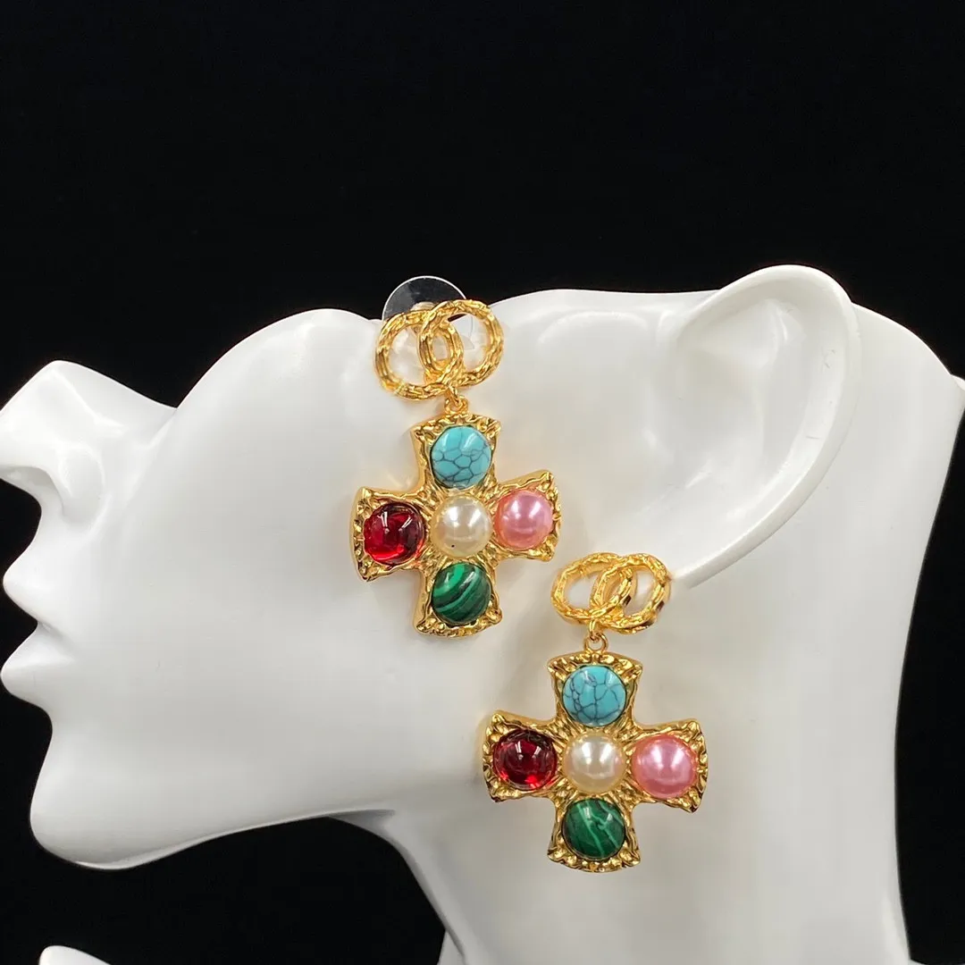 Luxury Stud Earrings Brand Designer Famous Women Round Crystal Rhinestone Earrings Wedding Party Jewelry2