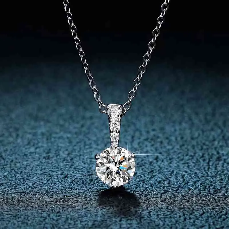 Trendig Real 1 CT D Färg Moissanite Diamond Kvinnor Smycken 100% 925 Sterling Silver Clavicle Halsband med GRA Present