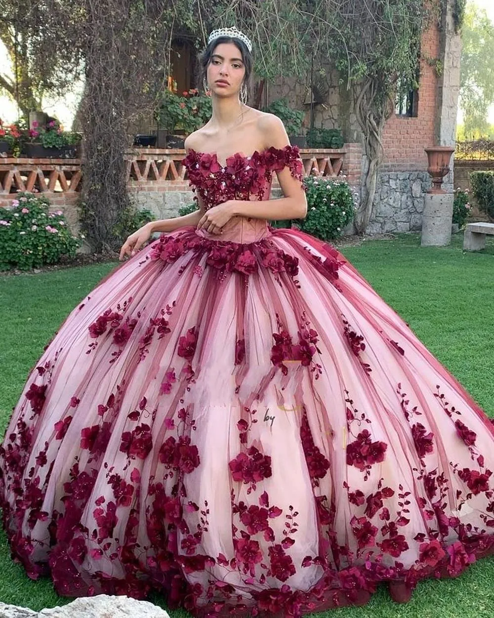 Abiti da quinceanera rosso scuro bordeaux Fiori 3D Perline Corsetto con lacci Applique Sweet 15 16 Abito da festa Xv