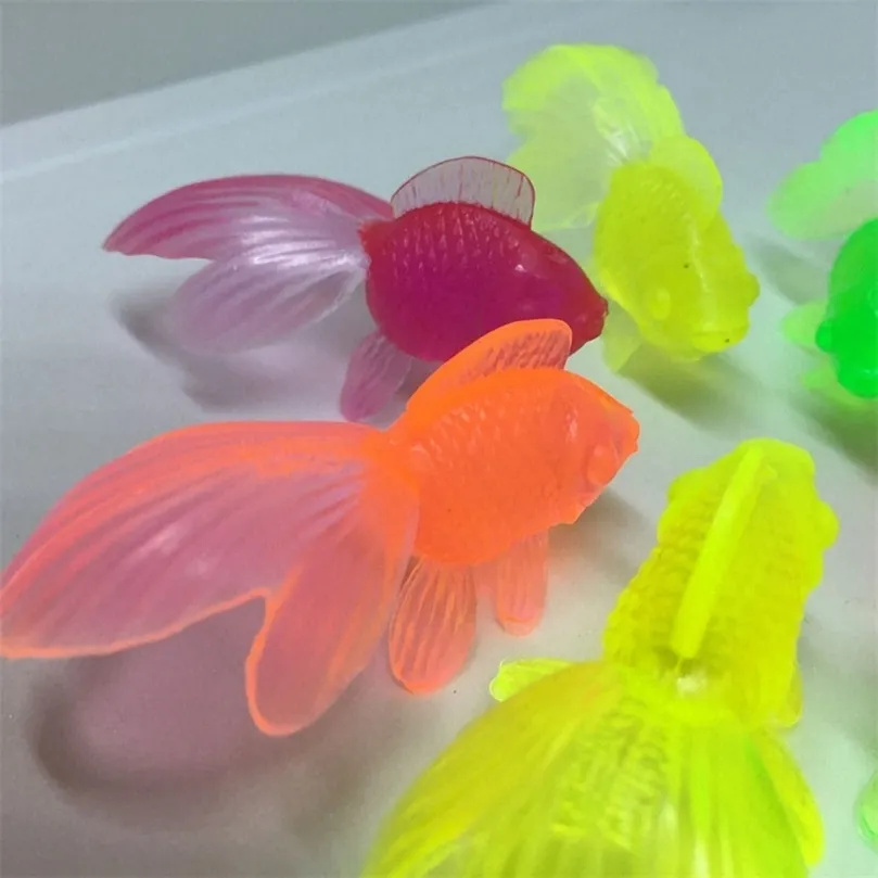 10pcsset Kids Soft Rubber Gold Fish Baby Bath Toys for Children Simulation Mini Goldfish Water Toddler Fun Swimming Beach Gifts 220531