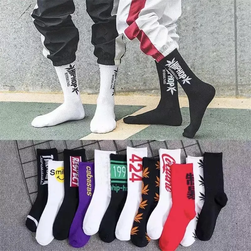 Skarpetki męskie Hip Hop Men and Women Street Strzelanie pończoch mody sportowe bawełniane drukowane deskorolki harajuku list Socksmen's