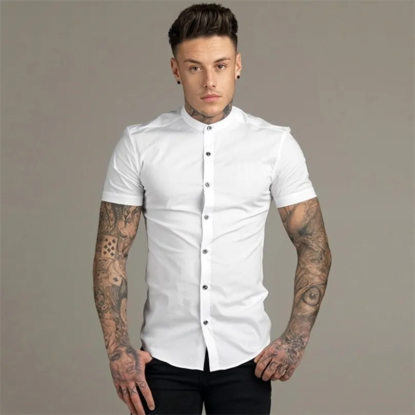 Été Hommes Mode À Manches Courtes Chemise Solide Slim Fit Mâle Social Business Robe Chemise Marque Mens Gym Fitness Sports Vêtements 210331