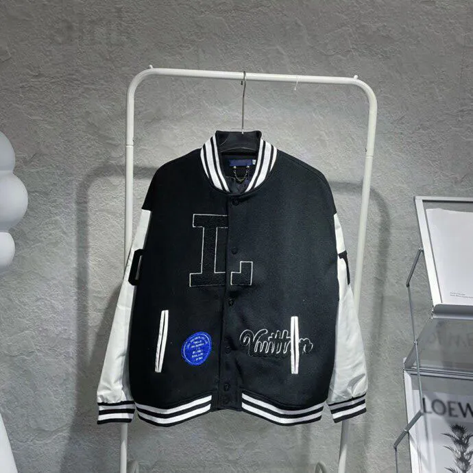 2023 Fashion Catwalk Unisex Jacket Mäns baseball Uniform Flat Brodery Pull Sides Luxury Brand High Street Jacket Color Black White Size 2XL/3XL