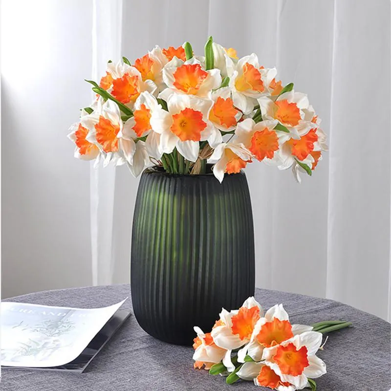 装飾的な花の花輪本物のタッチの肉体麻薬水仙を感じる花屋の家の装飾人工結婚式の装飾マリアーグフローレスホワイト