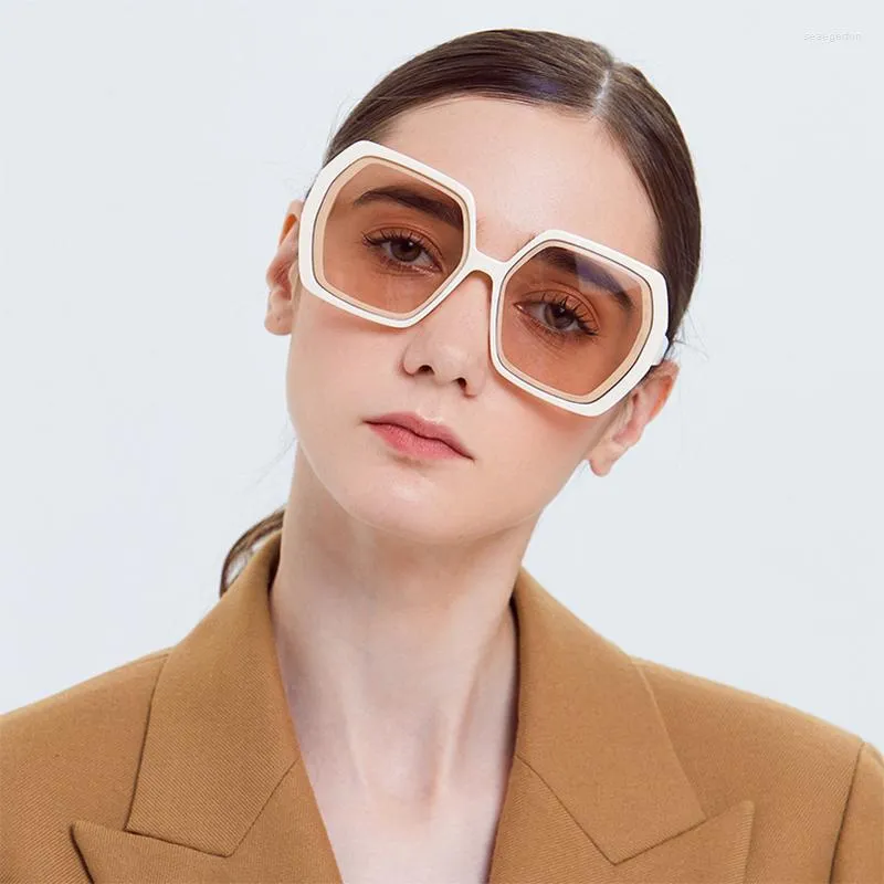 نظارة شمسية 2022 وصلت النساء الربيع الصيفي الموضة الزجاجية الفاخرة الضخمة النسائية الرجعية multicolour seae22
