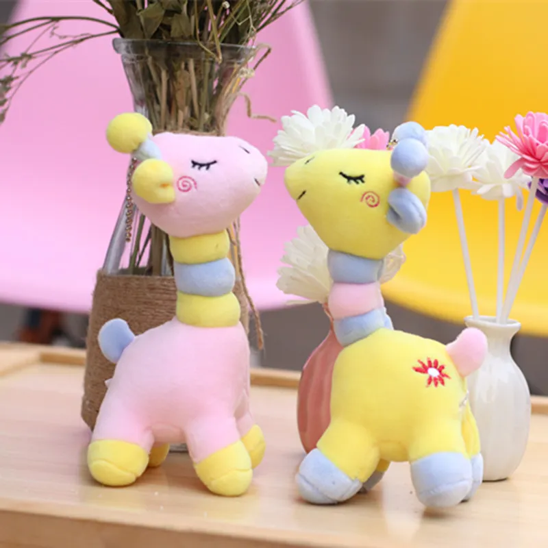 18 cm anime giraffe pluche speelgoed cartoon pluche poppen film dieren pluches gevulde zachte poppen tas hanger kinderen verrassende cadeau dhl