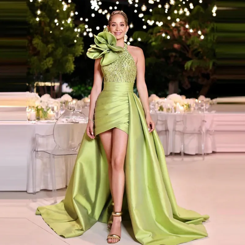 Wunderschöne High-Low-Abschlussballkleider in Salbei 2022, Neckholder, Perlen vorne, kurzes Abendkleid mit Blumen, Satin, lange Schleppe, Cocktail-Party-Kleider, elegante Roben de Soiré