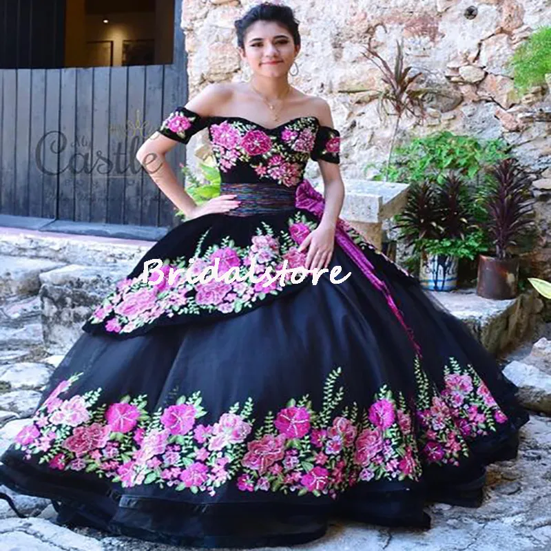 Mexican Charro Quinceanera Dresses Black Off Shoulder Ball Gown 2024 Sweet 16 Dress Vintage Princess Corset Prom Gowns Plus Size Vestido De 15 Anos