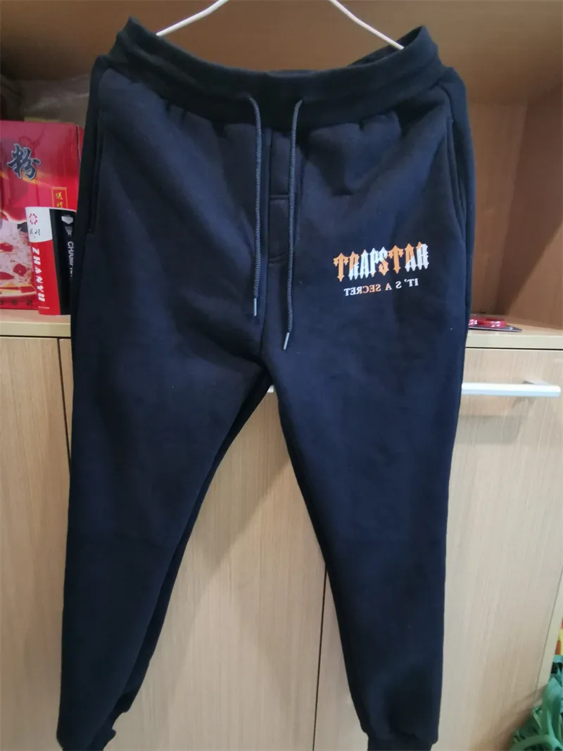 DHgate.com:Trapstar Hoodie: Black Cotton Chenille Tracksuit