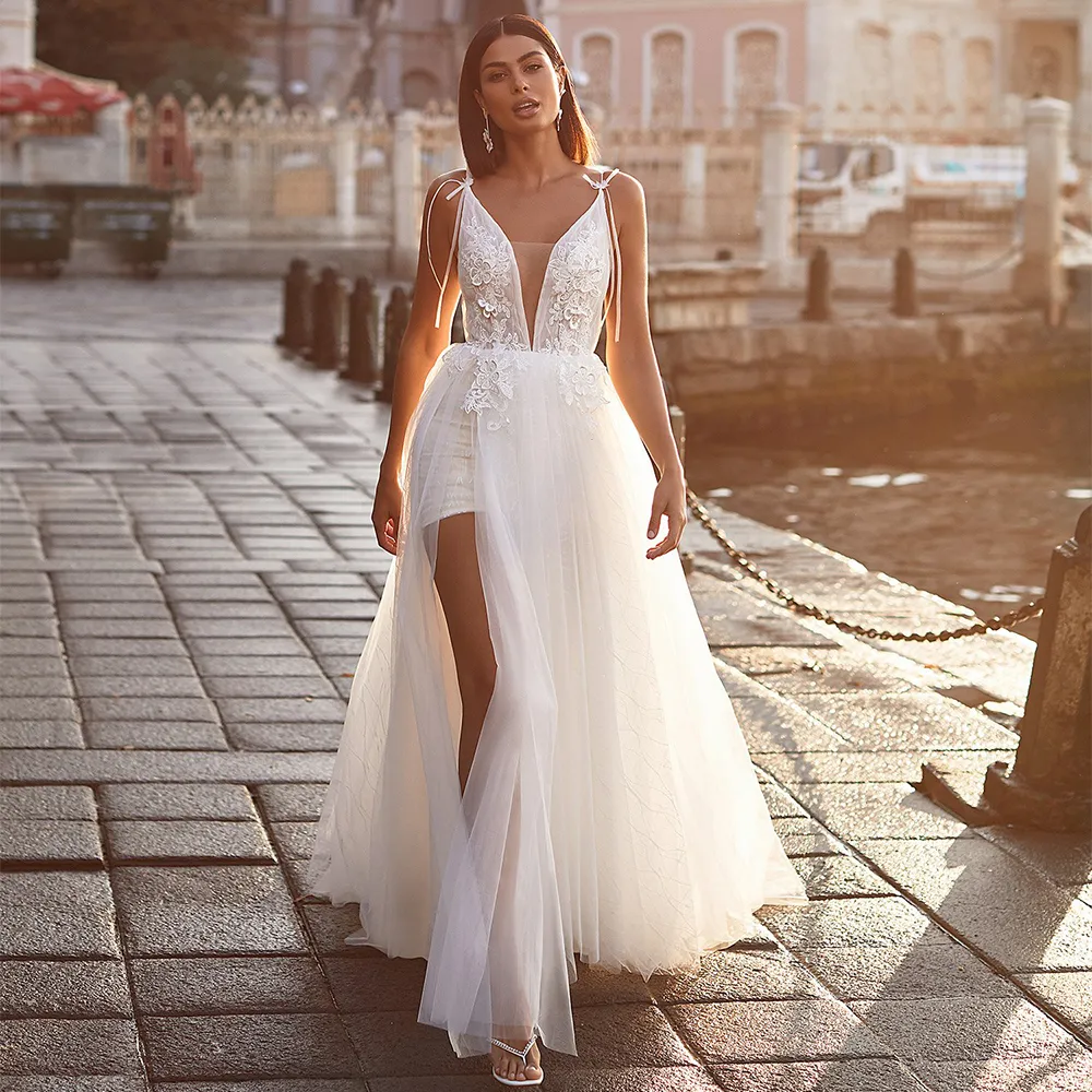 Abiti da sposa civili con spacco alto Cinturino per spaghetti Abito da sposa da spiaggia con strascico staccabile Abito a fiori 3D De Mari￩e