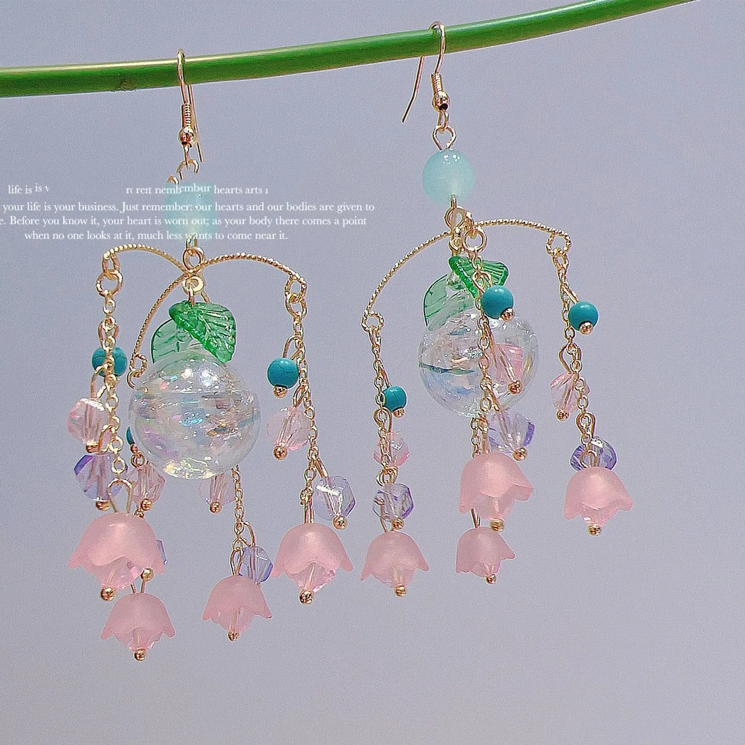 Dangle Chandelier – boucles d'oreilles en verre, water-polo, feuilles vertes, rose, cristal, pampilles, 2022