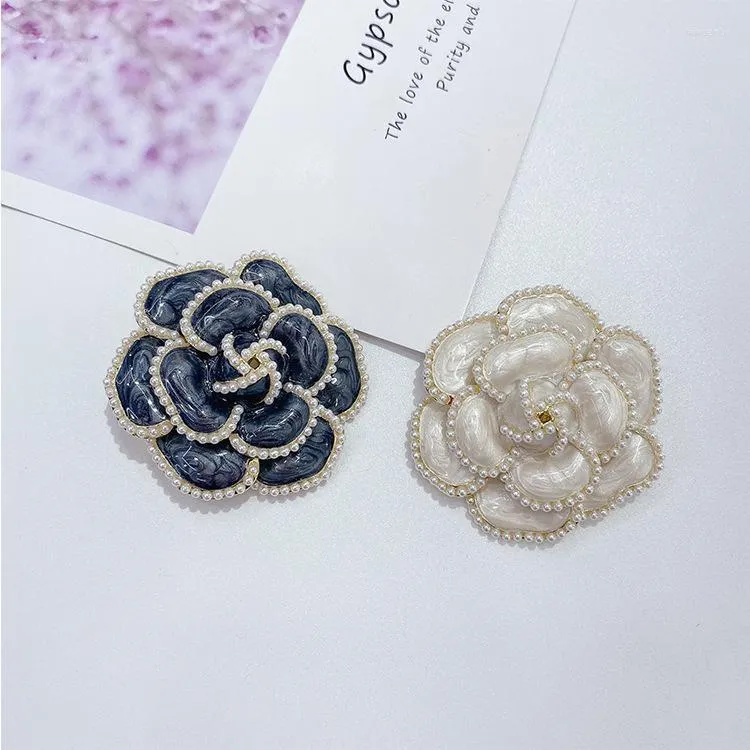 Broches Broches Camélia Perle Pour Femmes Élégant Fleur Corsage Mode Hiver Bijoux Pull Manteau Luxueux Accessoires Broche Kirk22