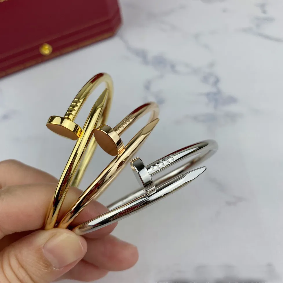 Серия ногтей Gold Bangle Au 750 18 K никогда не исчезает 16 17 18 размер с официальной репликой высококачественной бренд роскошной марки премиум -класса Gi295o