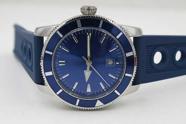 Kvalitet Automatisk finmekaniskt arv 46 Titta blå Dial Watch Silver Rubber Belt Siliver Case Men's Wristwatch