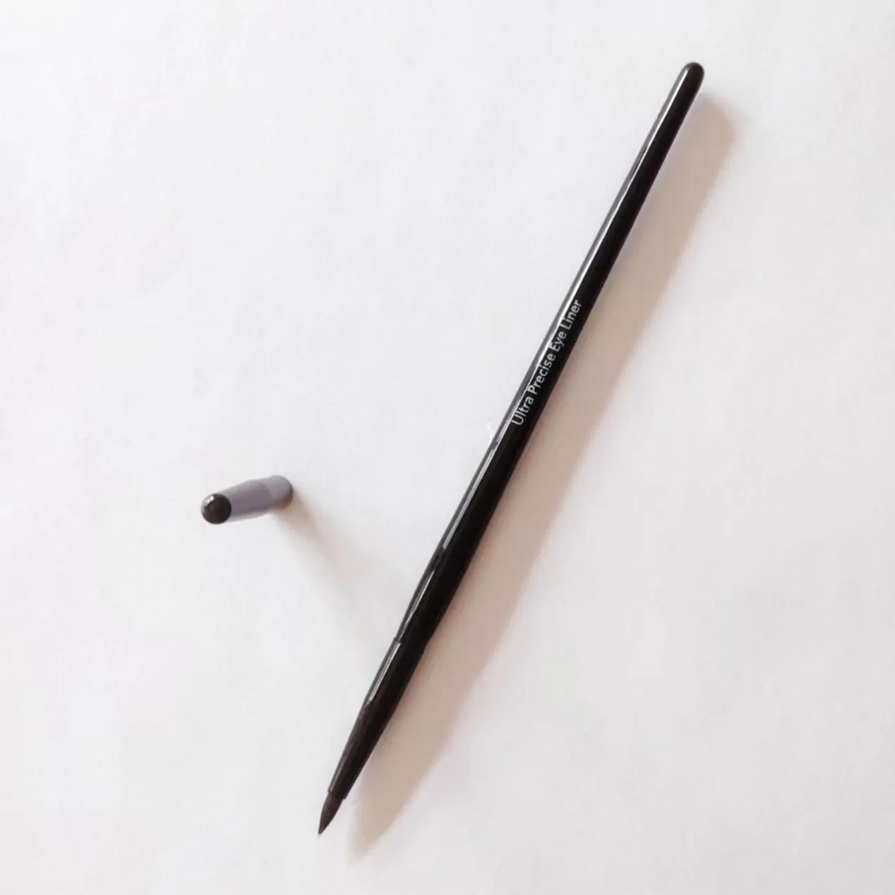 Макияж щетки Профессиональная длинная древесная ручка с прямой синтетической волосы Ultimate Precision Slim тонко коническая ультра -тонкая щетка для глаз DHL