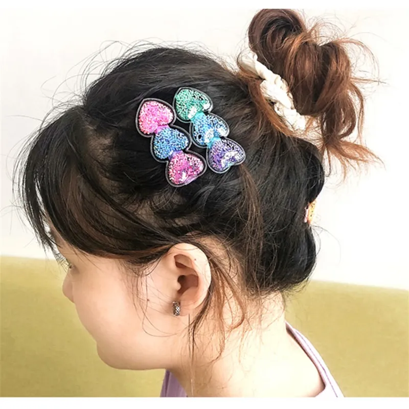 Accessoires pour cheveux en épingle à cheveux pour bébé Trois coeurs d'amour contiennent des sables mouvants de couleur arc-en-ciel Clip de bec de canard pour enfants Design créatif 1 05xta E3